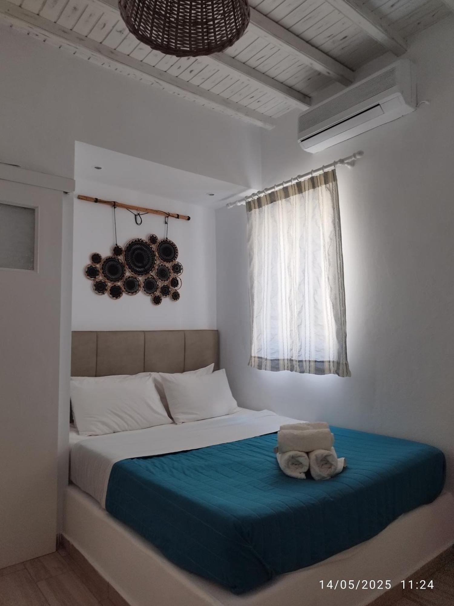 Nikos * Mykonos Town